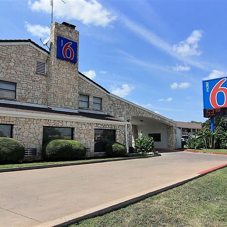 Motel 6 Austin, Tx - Central Downtown Ut Dış mekan fotoğraf