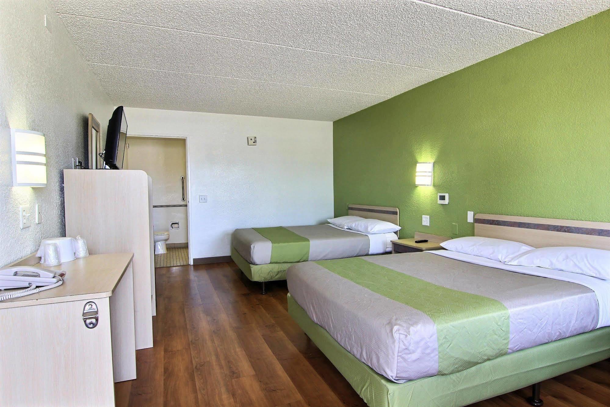 Motel 6 Austin, Tx - Central Downtown Ut Dış mekan fotoğraf