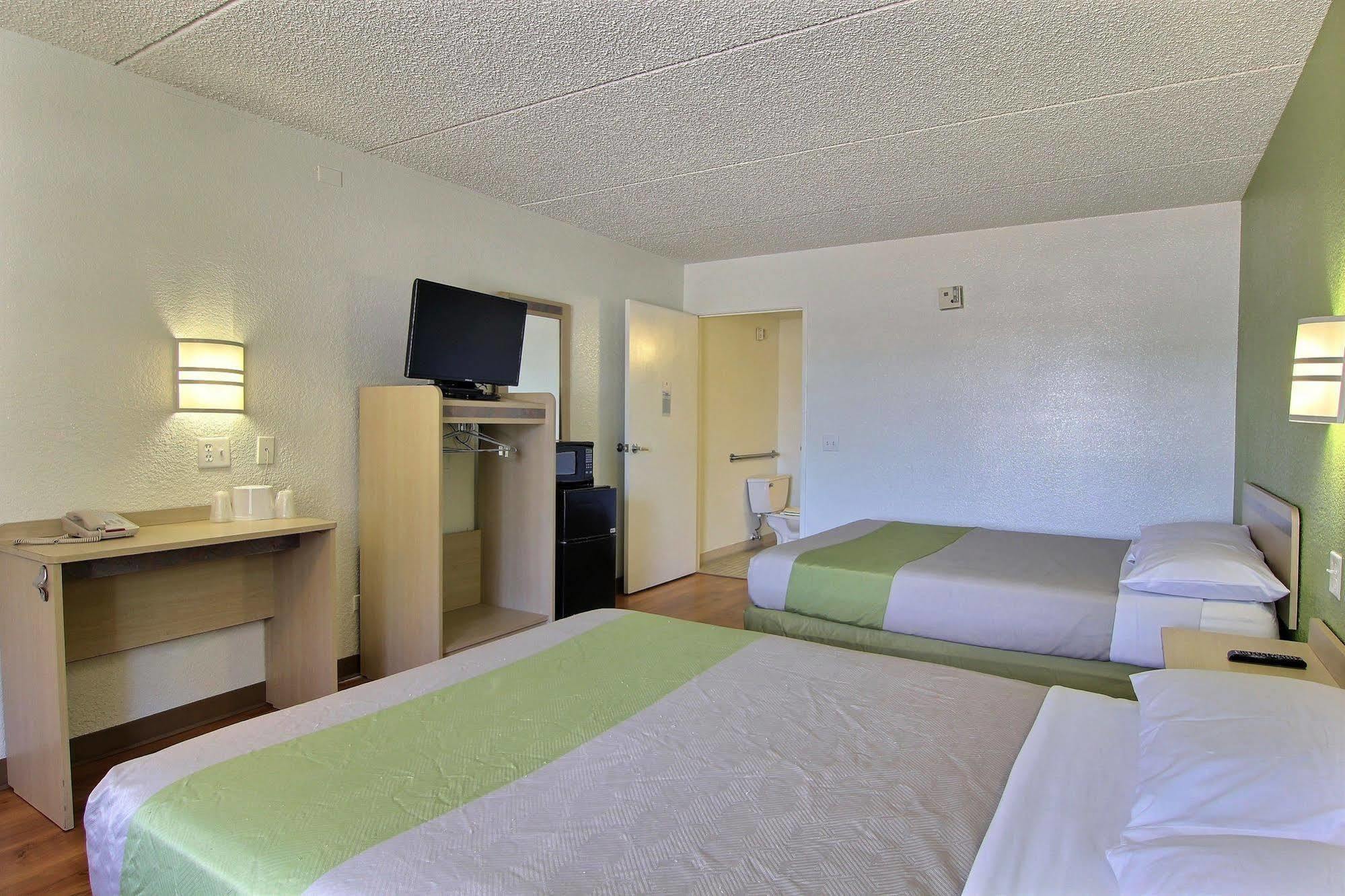 Motel 6 Austin, Tx - Central Downtown Ut Dış mekan fotoğraf