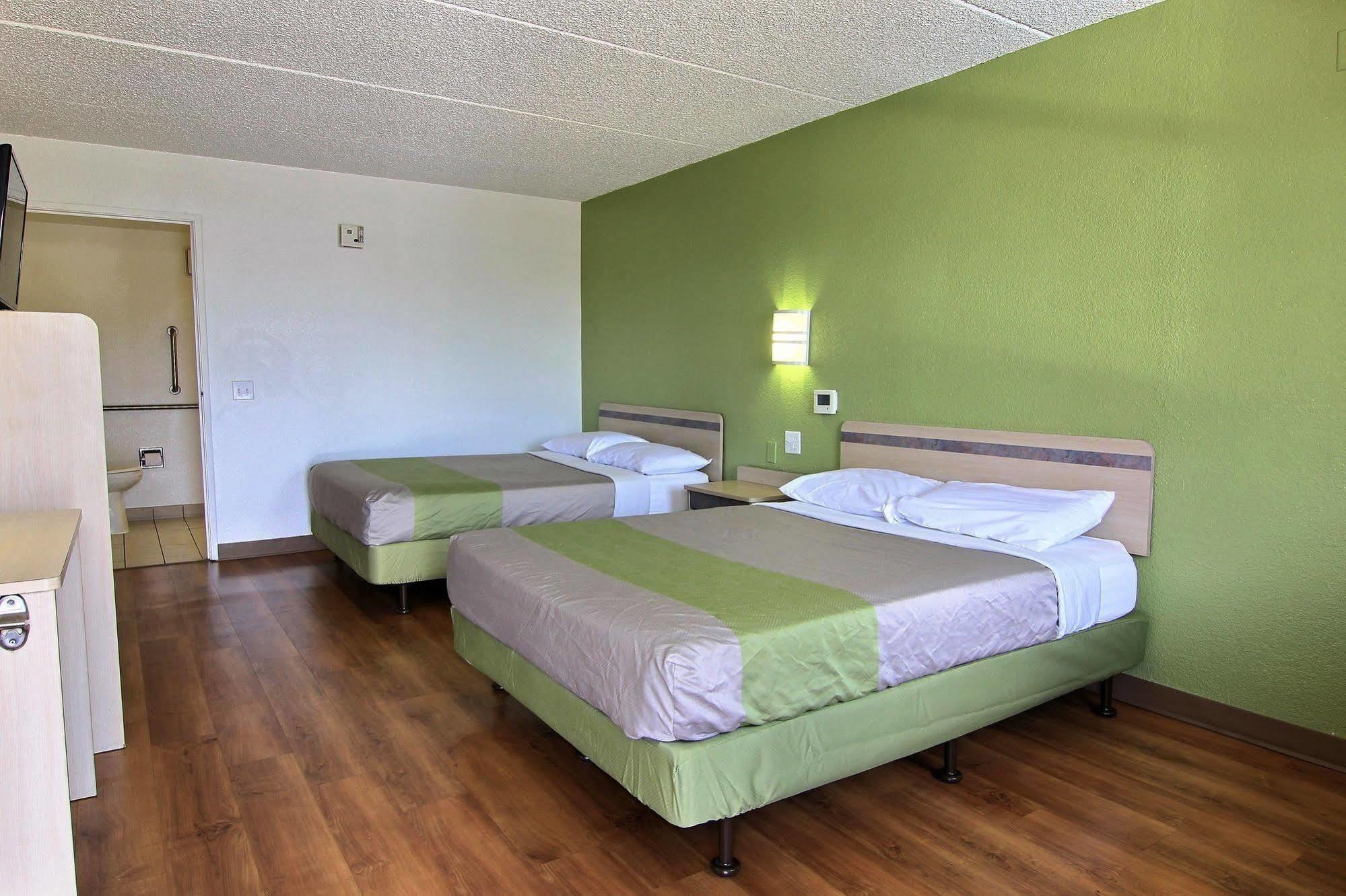 Motel 6 Austin, Tx - Central Downtown Ut Dış mekan fotoğraf