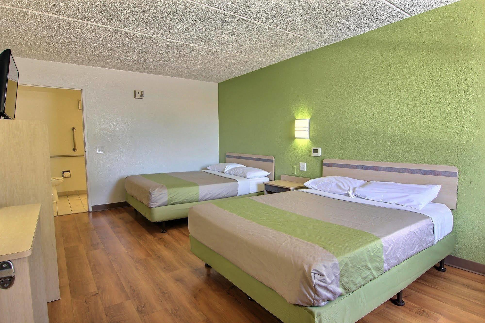 Motel 6 Austin, Tx - Central Downtown Ut Dış mekan fotoğraf