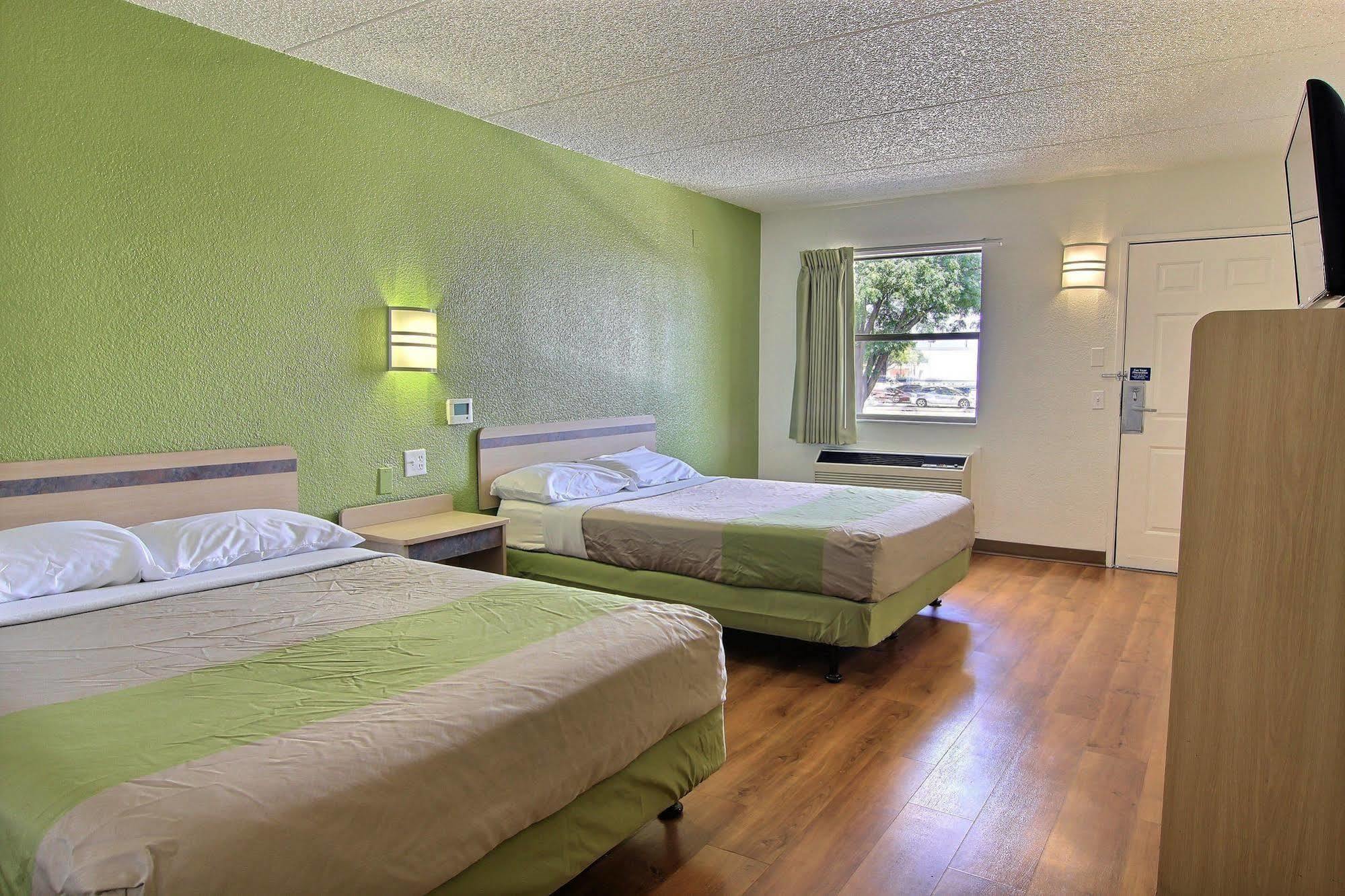 Motel 6 Austin, Tx - Central Downtown Ut Dış mekan fotoğraf