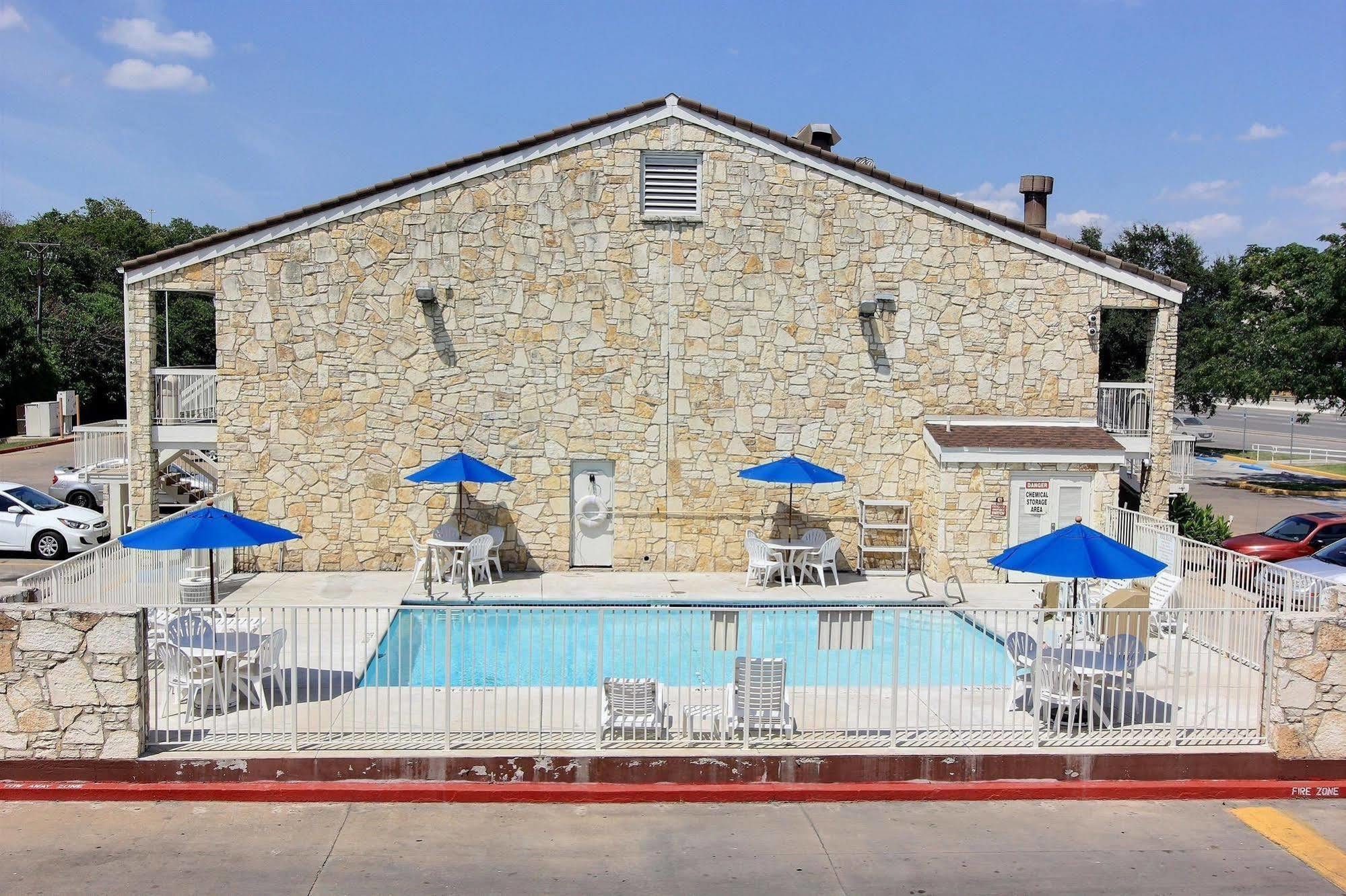 Motel 6 Austin, Tx - Central Downtown Ut Dış mekan fotoğraf