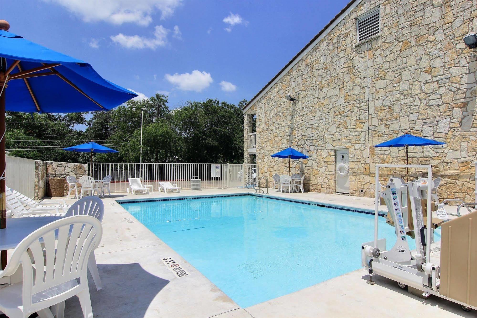 Motel 6 Austin, Tx - Central Downtown Ut Dış mekan fotoğraf