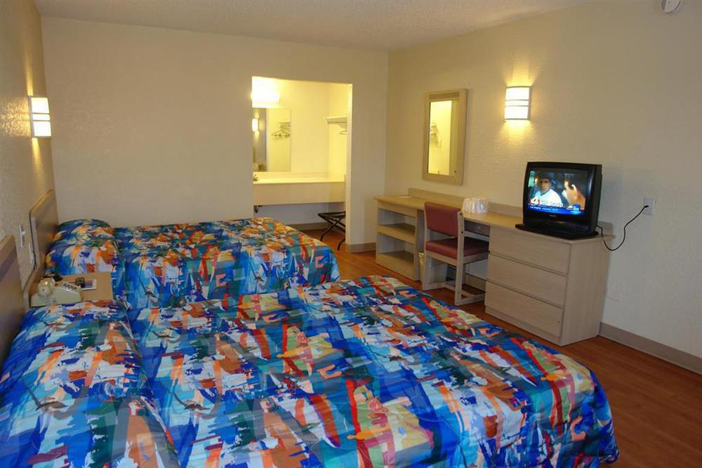 Motel 6 Austin, Tx - Central Downtown Ut Oda fotoğraf